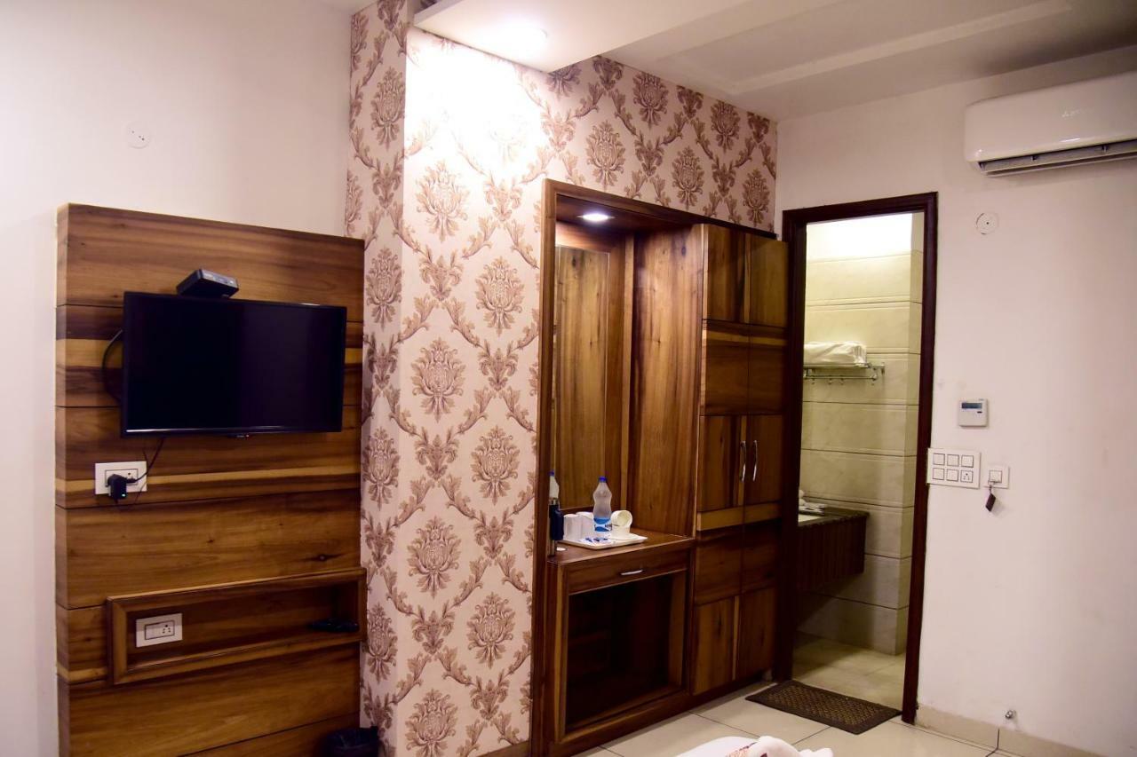 Hotel D S Inn Amritsar Zewnętrze zdjęcie