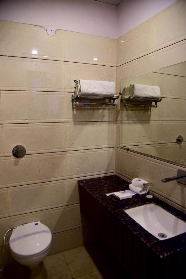 Hotel D S Inn Amritsar Zewnętrze zdjęcie